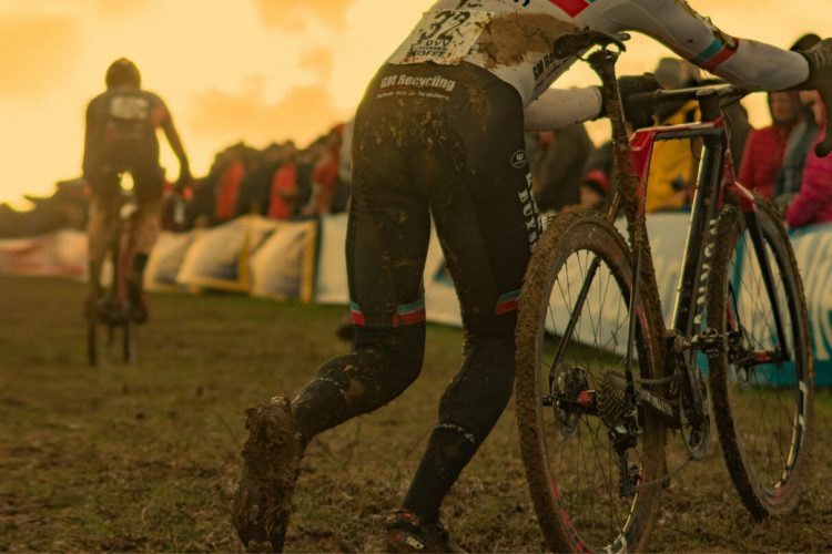 Los ases del ciclocross dominan el Tour de Flandes